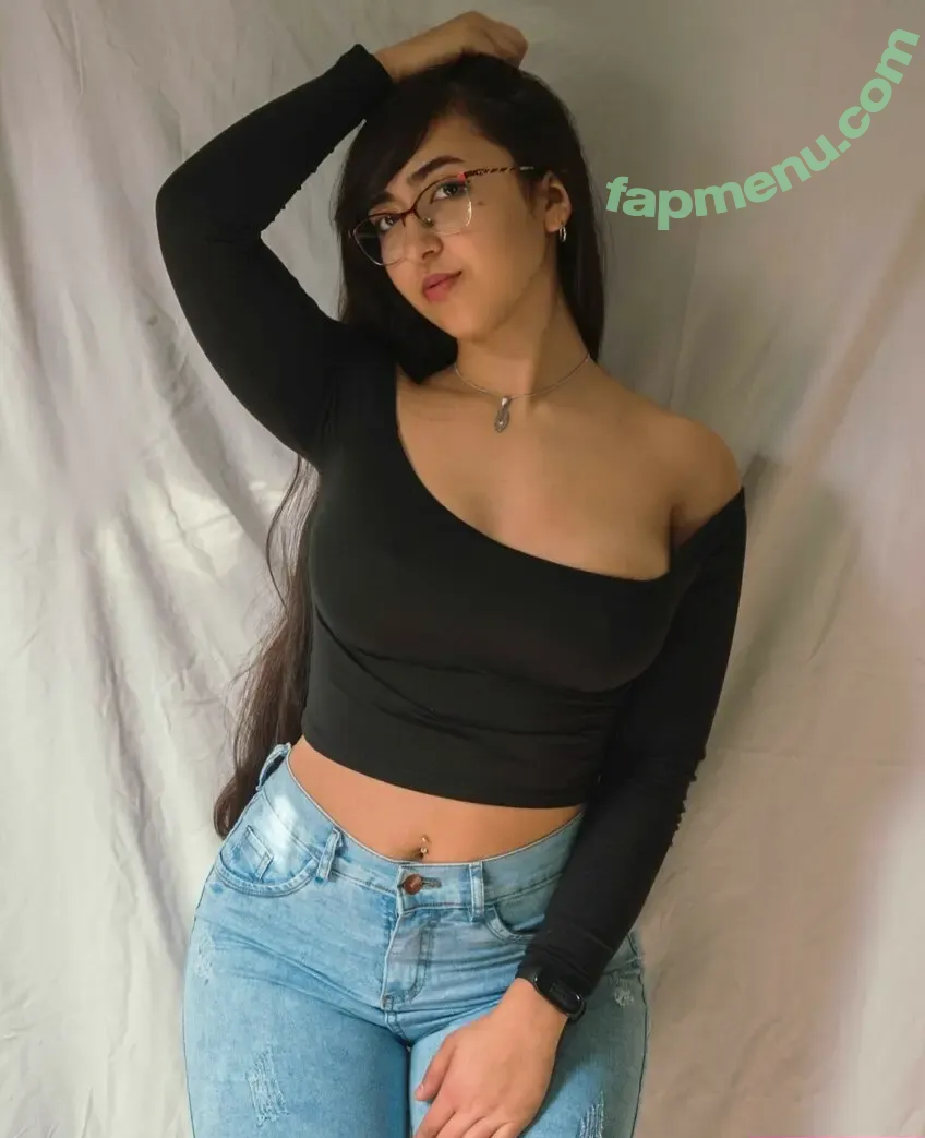 belu_elias nude photo #0005 (belu_elias)