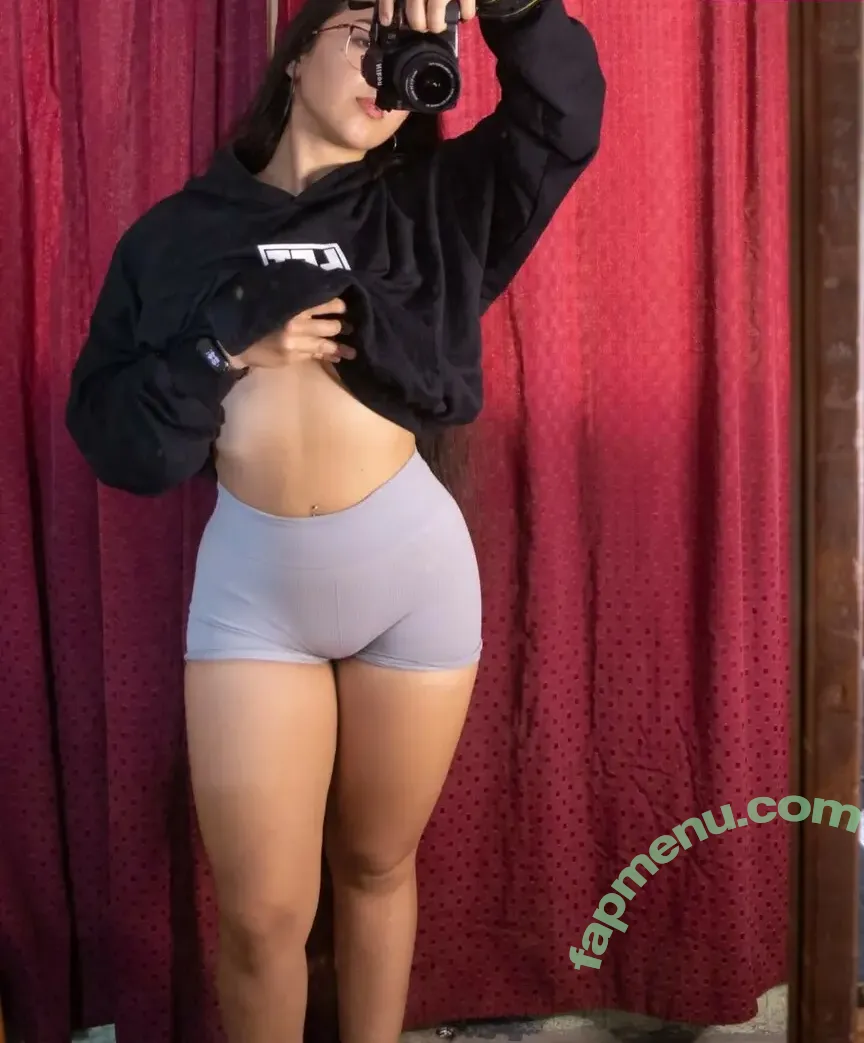 belu_elias nude photo #0016 (belu_elias)