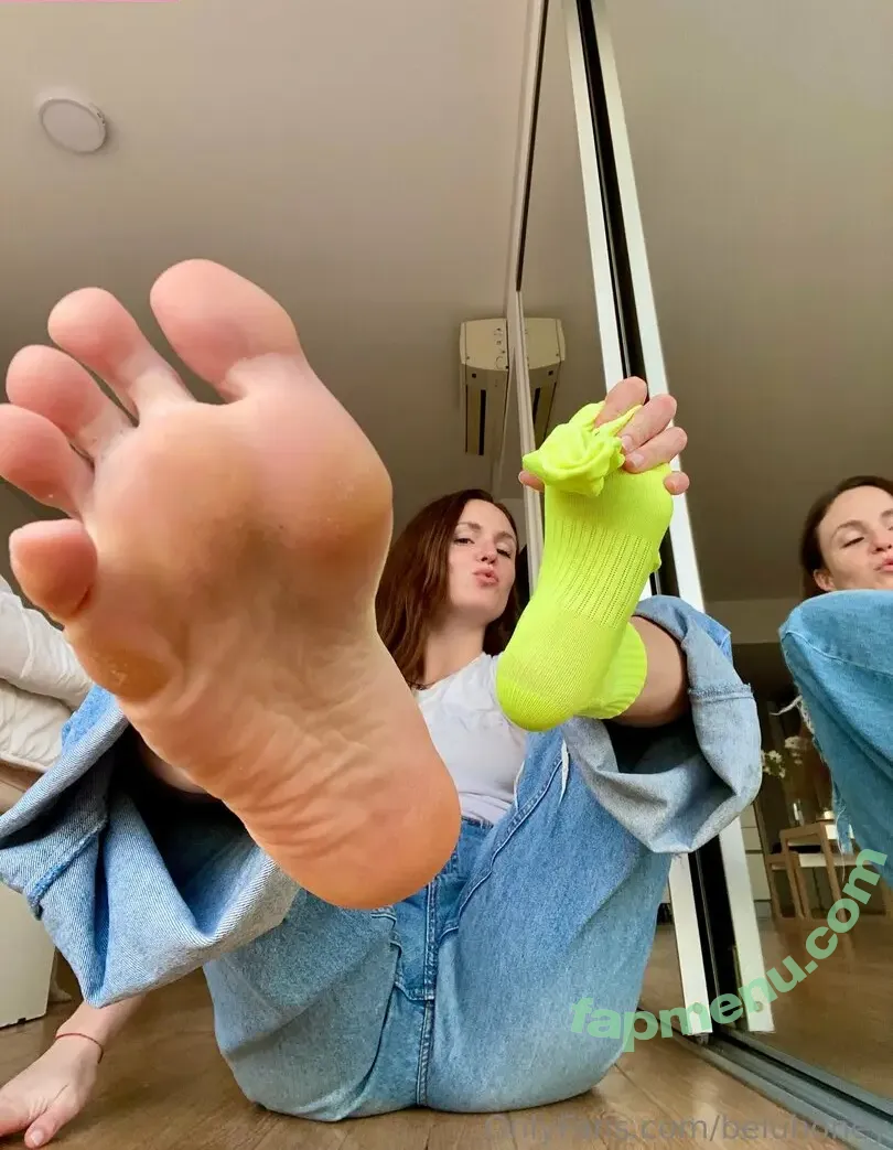 beluhoney nude photo #0011 (beluhoney)