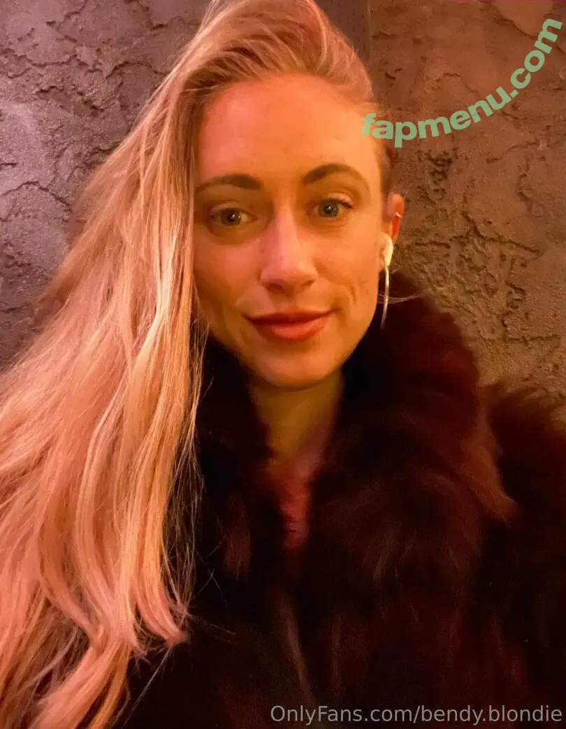bendy.blondie nude photo #0004 (bendy.blonde)