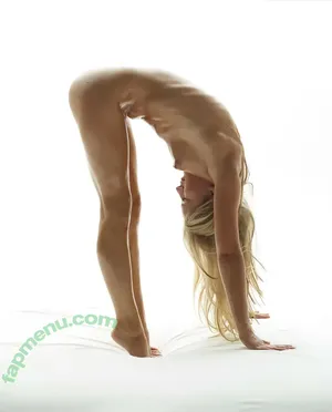 Bent Over / bent.over / natalia_starr nude photo #0052