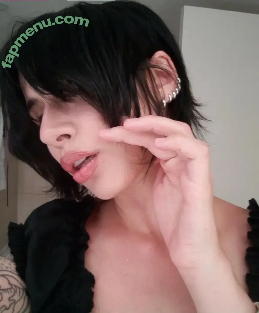 Bente Violet nude photo #0022 (bentevviolet / justviolet)