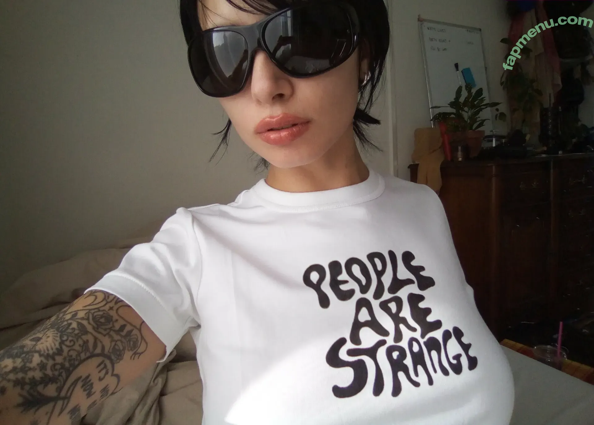 Bente Violet nude photo #0121 (bentevviolet / justviolet)