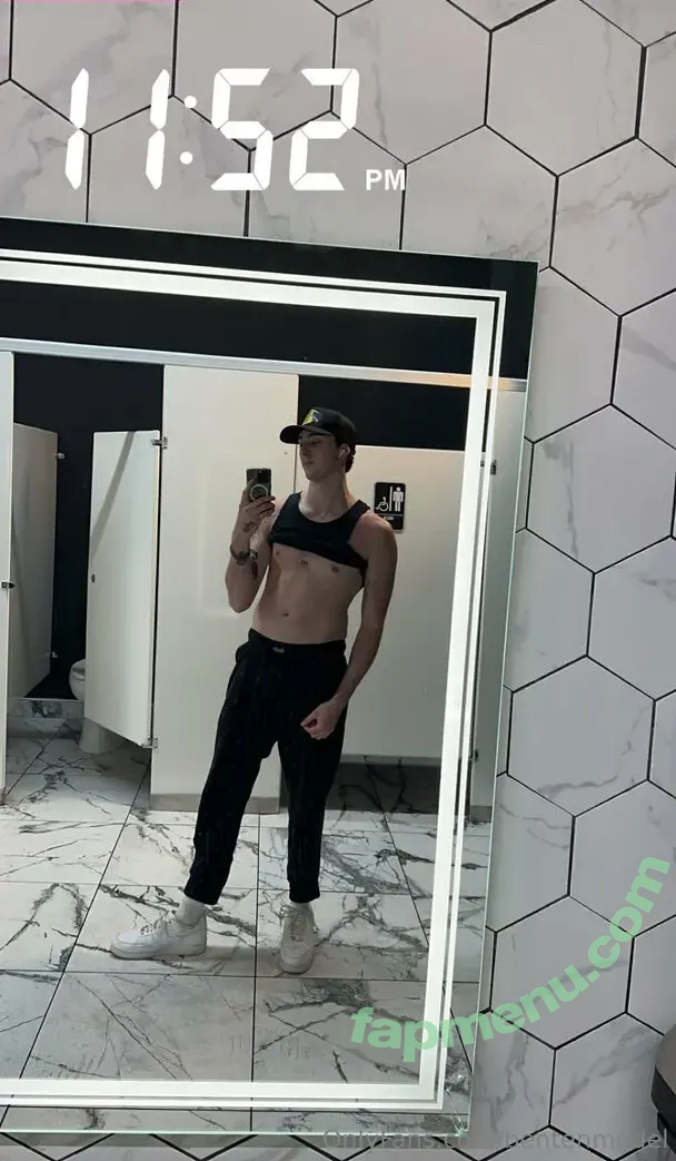bentenmodel nude photo #0001 (ben10schroederz)