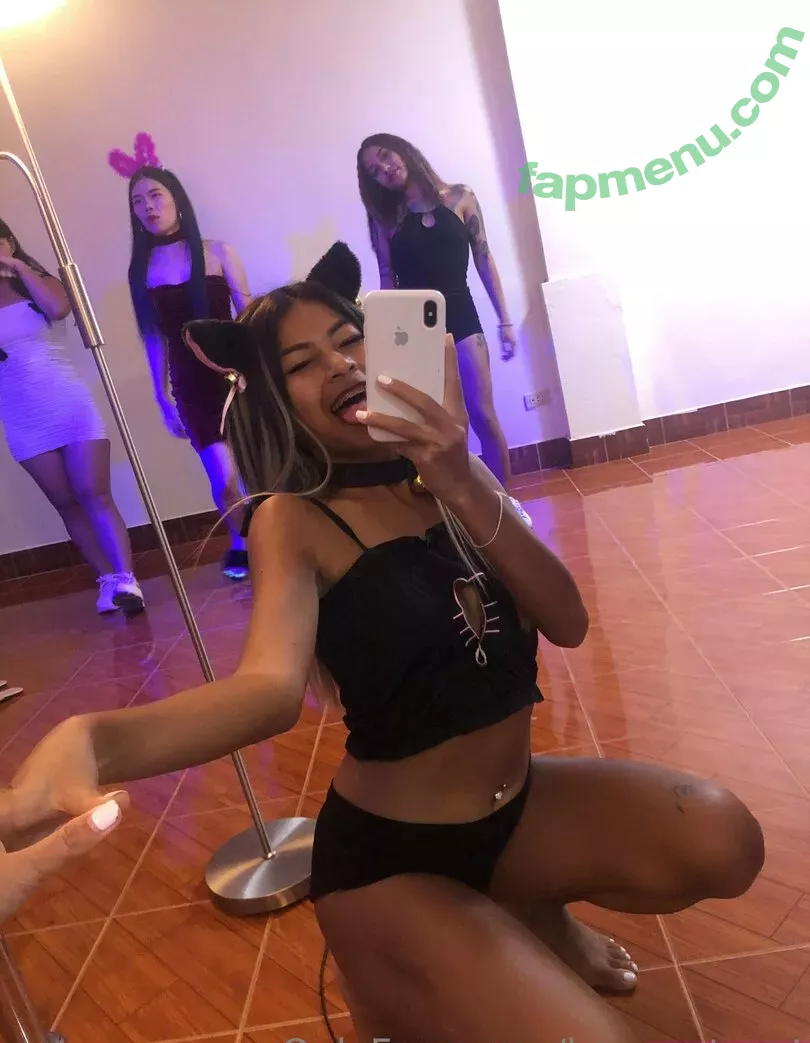 benzontoast nude photo #0005 (Benz_on_toast)