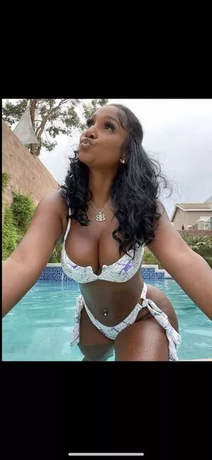 Bernice Burgos / berniceburgos / realberniceburgos nude photo #0009