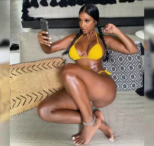 Bernice Burgos / berniceburgos / realberniceburgos nude photo #0032