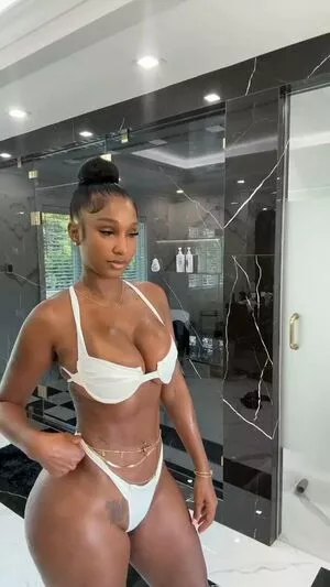 Bernice Burgos / berniceburgos / realberniceburgos nude photo #0035