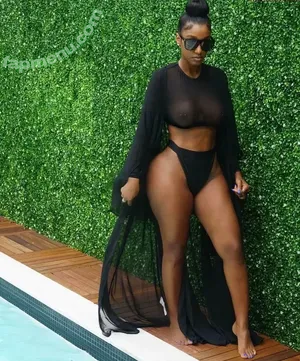 Bernice Burgos / realberniceburgos nude photo #0213