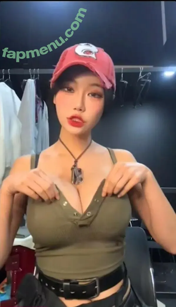 Berry nude photo #0058 (berry_is_blooming)