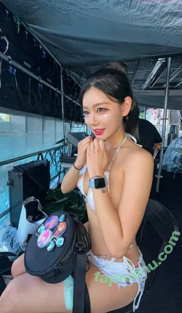 Berry nude photo #0086 (berry_is_blooming)