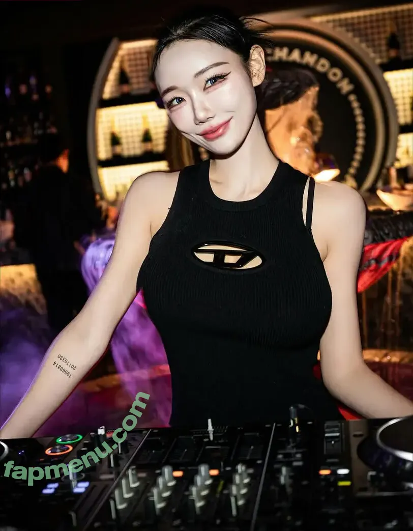 Berry nude photo #1015 (berry_is_blooming)