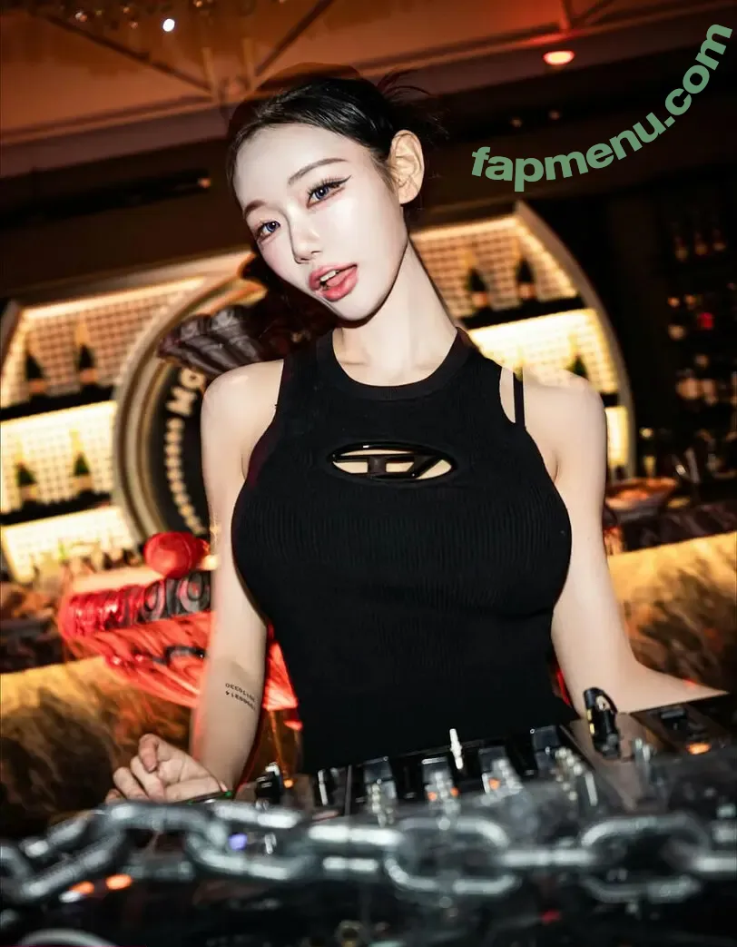 Berry nude photo #1016 (berry_is_blooming)