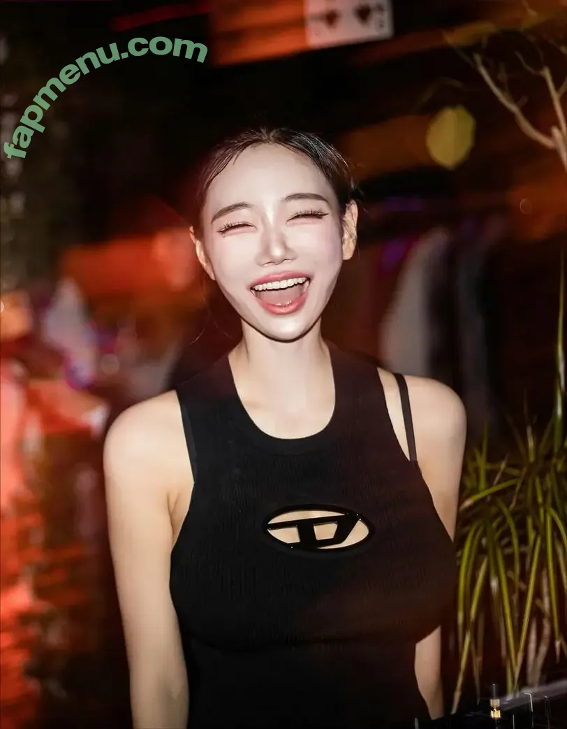 Berry nude photo #1018 (berry_is_blooming)