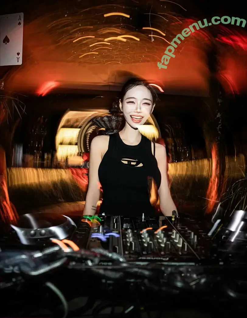 Berry nude photo #1019 (berry_is_blooming)