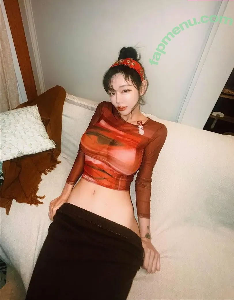 Berry nude photo #1022 (berry_is_blooming)