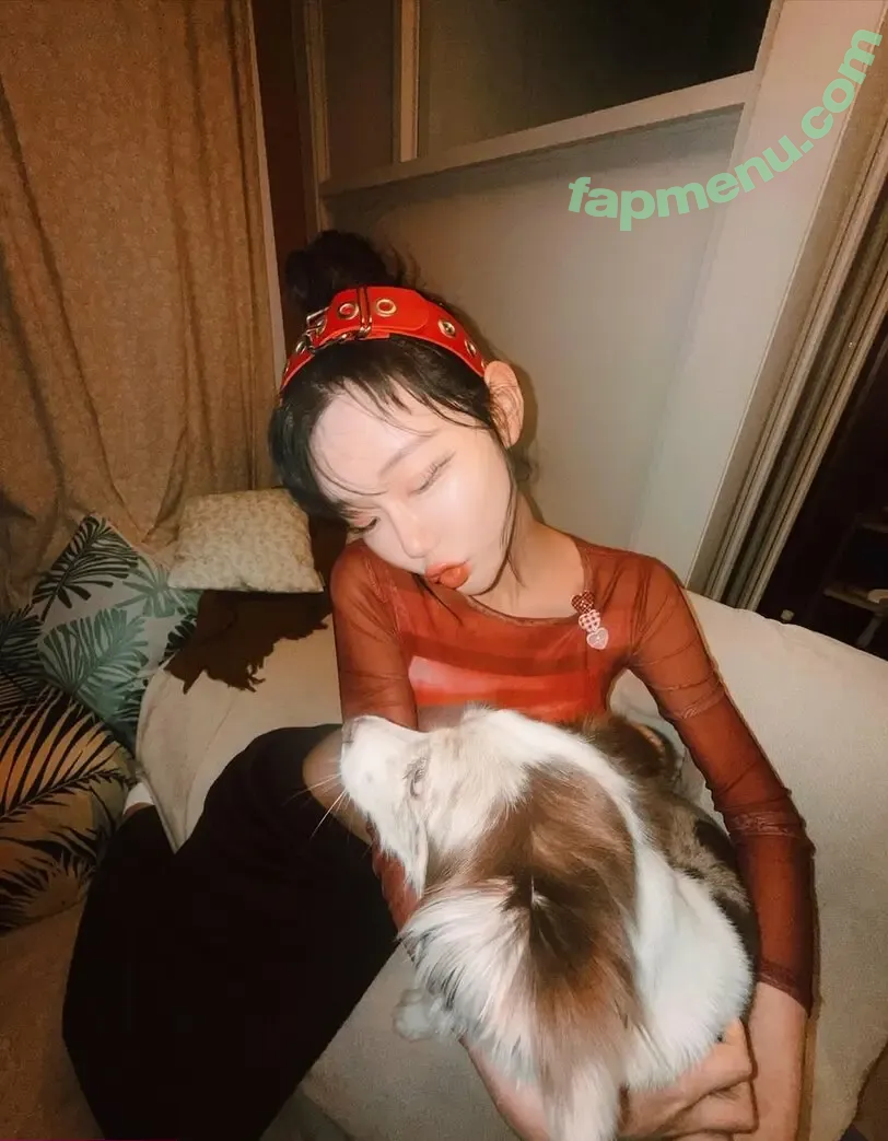 Berry nude photo #1023 (berry_is_blooming)