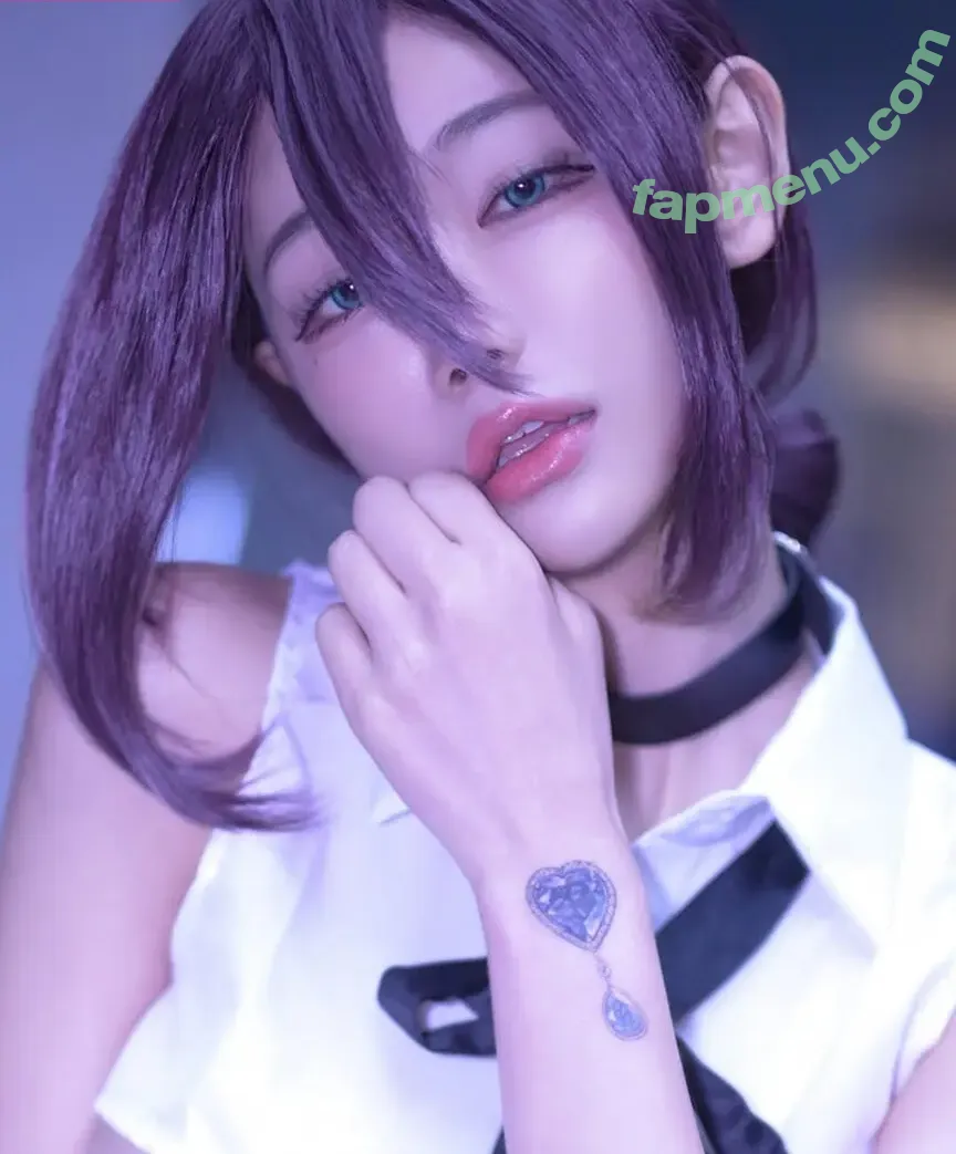 Berry nude photo #1045 (berry_is_blooming)