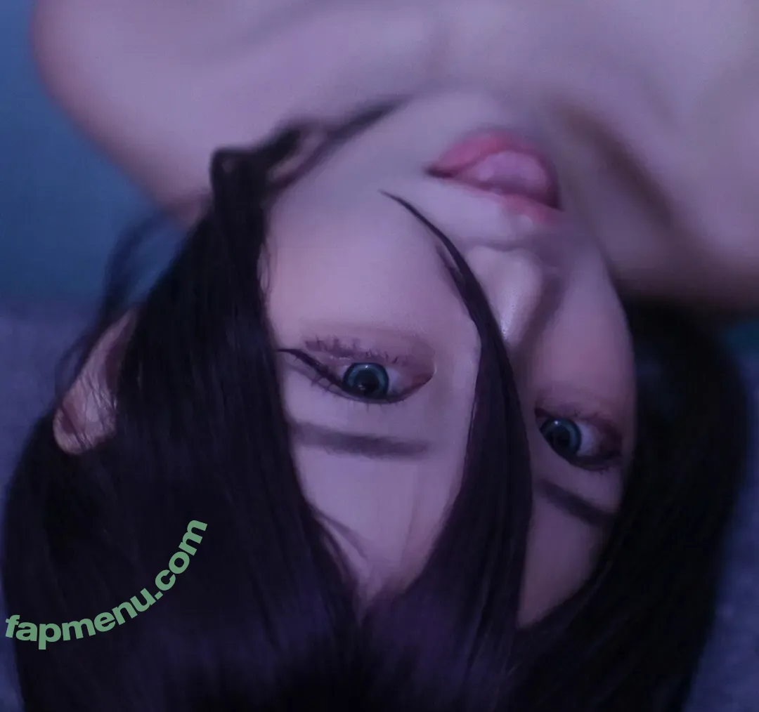 Berry nude photo #1049 (berry_is_blooming)