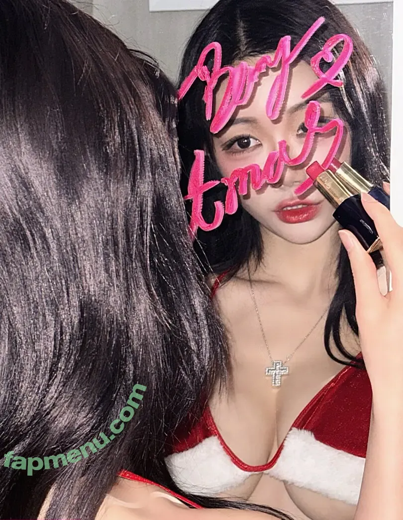 Berry nude photo #1082 (berry_is_blooming)