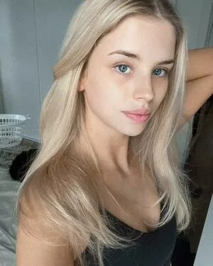 Berticuss / Britnyellen / biancasotelo14 nude photo #0081