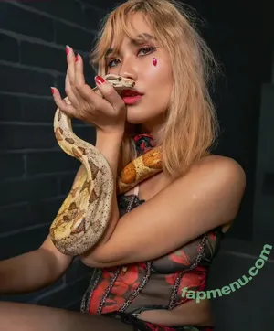 Bessy Q / Aquentine / Final Girlz / Justa Queen / Quynh Văn / _bessy.q_ nude photo #0131