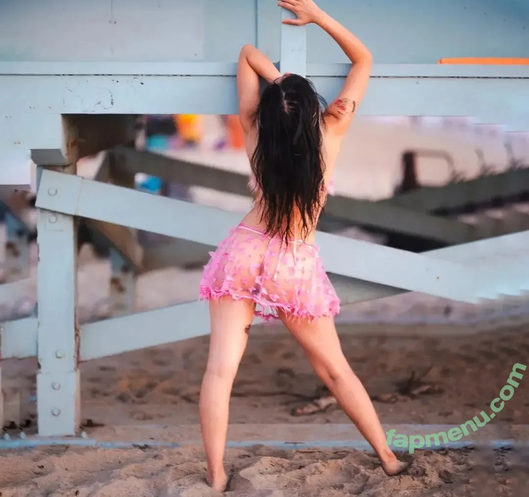 Bessy Q nude photo #0012 (Aquentine / Final Girlz / Justa Queen / Quynh Văn / _bessy.q_)