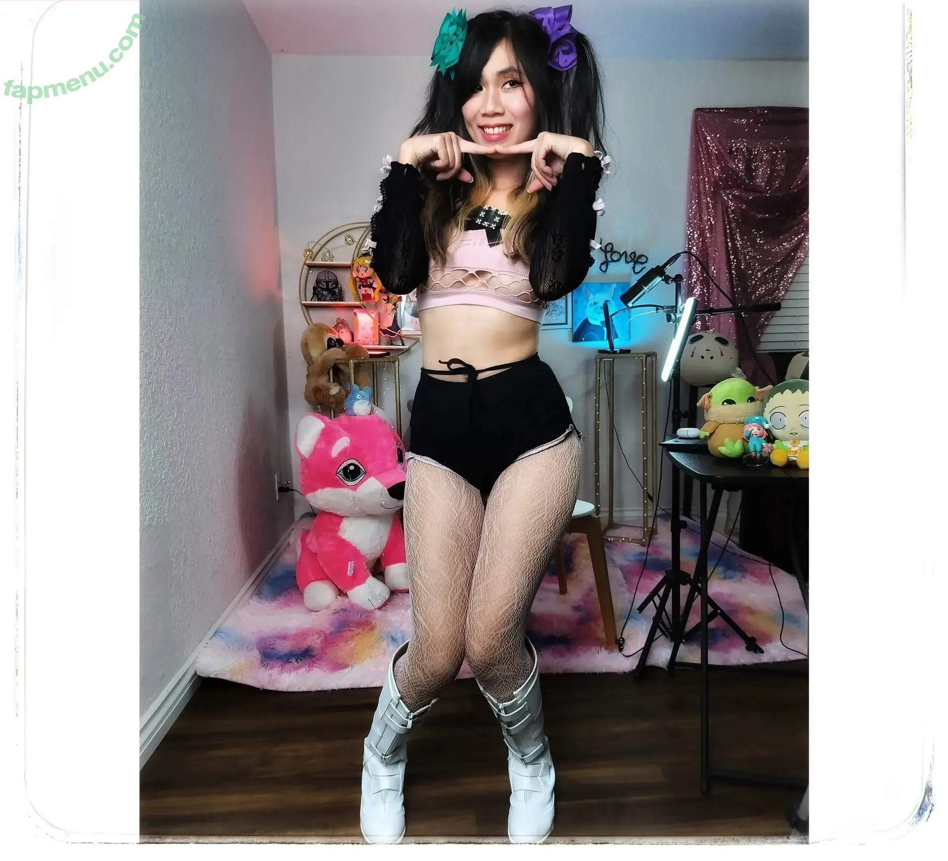 Bessy Q nude photo #0043 (Aquentine / Final Girlz / Justa Queen / Quynh Văn / _bessy.q_)