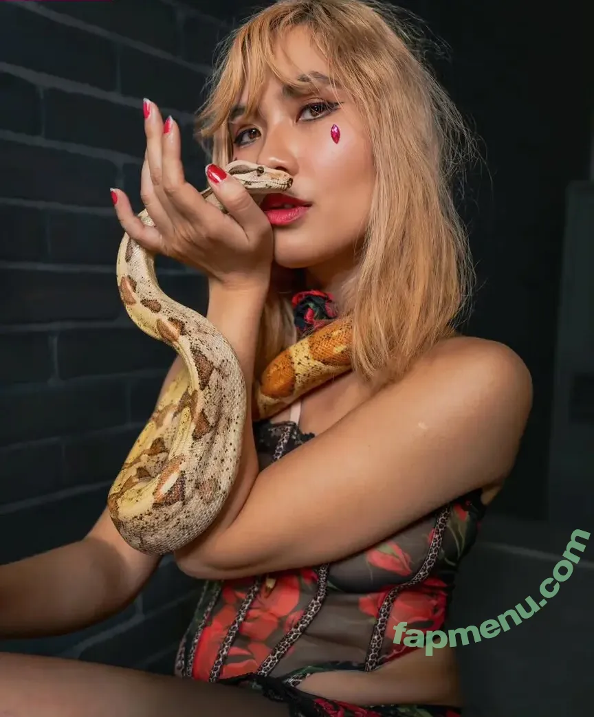 Bessy Q nude photo #0131 (Aquentine / Final Girlz / Justa Queen / Quynh Văn / _bessy.q_)