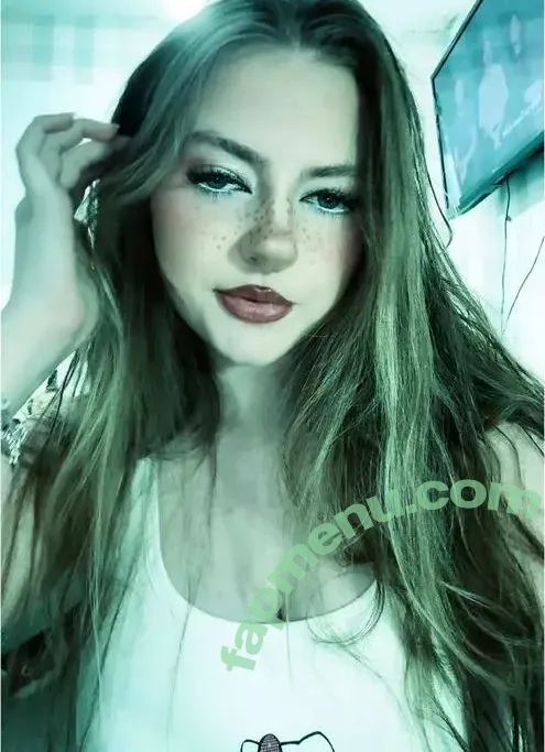 Beth Aura nude photo #0011 (Bethauraa / bethaura)