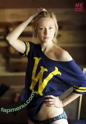 Beth Riesgraf / bethriesgraf nude photo #0002