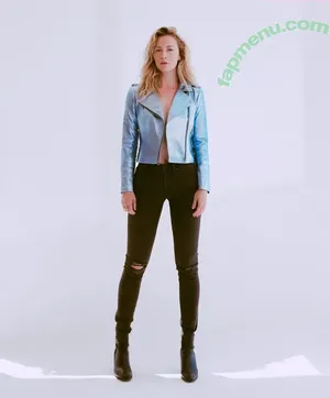Beth Riesgraf / bethriesgraf nude photo #0005
