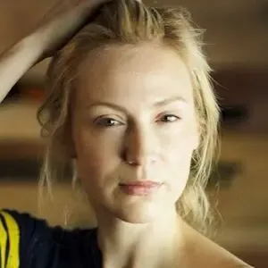 Beth Riesgraf / bethriesgraf nude photo #0007