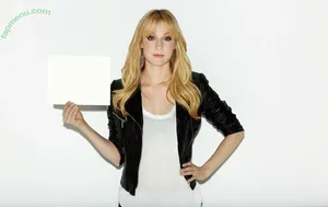 Beth Riesgraf / bethriesgraf nude photo #0013