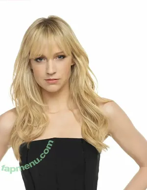 Beth Riesgraf / bethriesgraf nude photo #0023