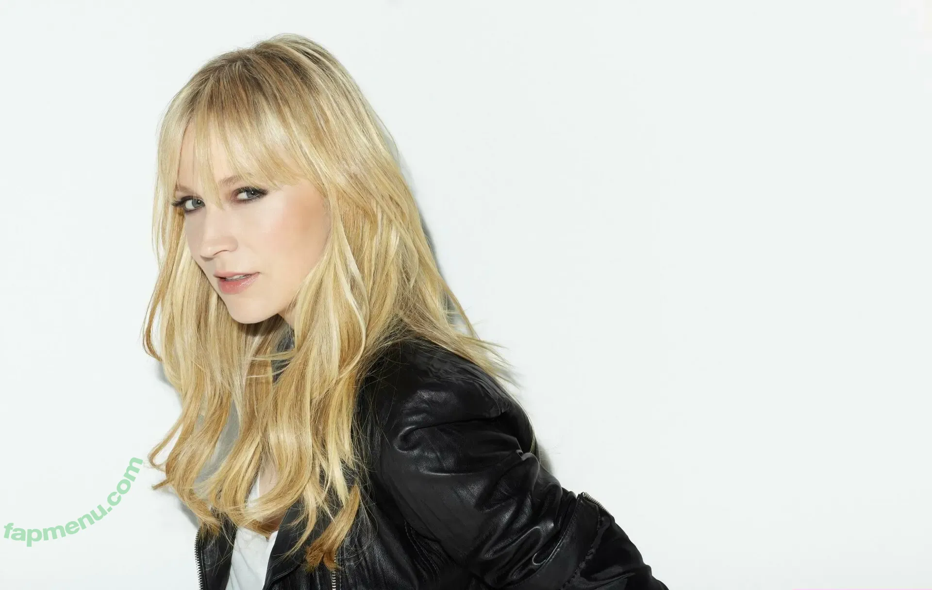 Beth Riesgraf nude photo #0014 (bethriesgraf)