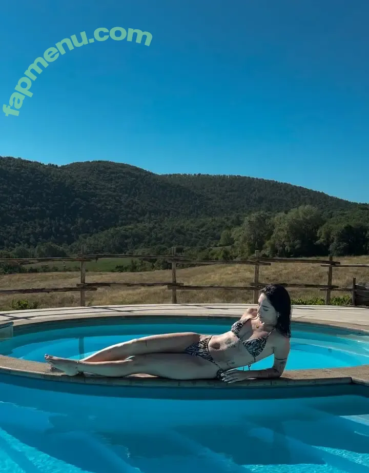 Beth.sal nude photo #0036 (Betka Saloňová / bethastley)
