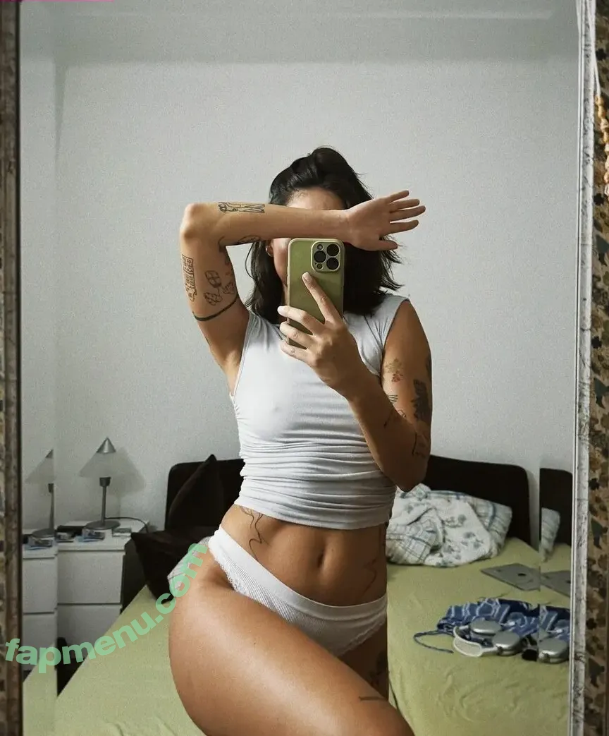 Beth.sal nude photo #0050 (Betka Saloňová / bethastley)