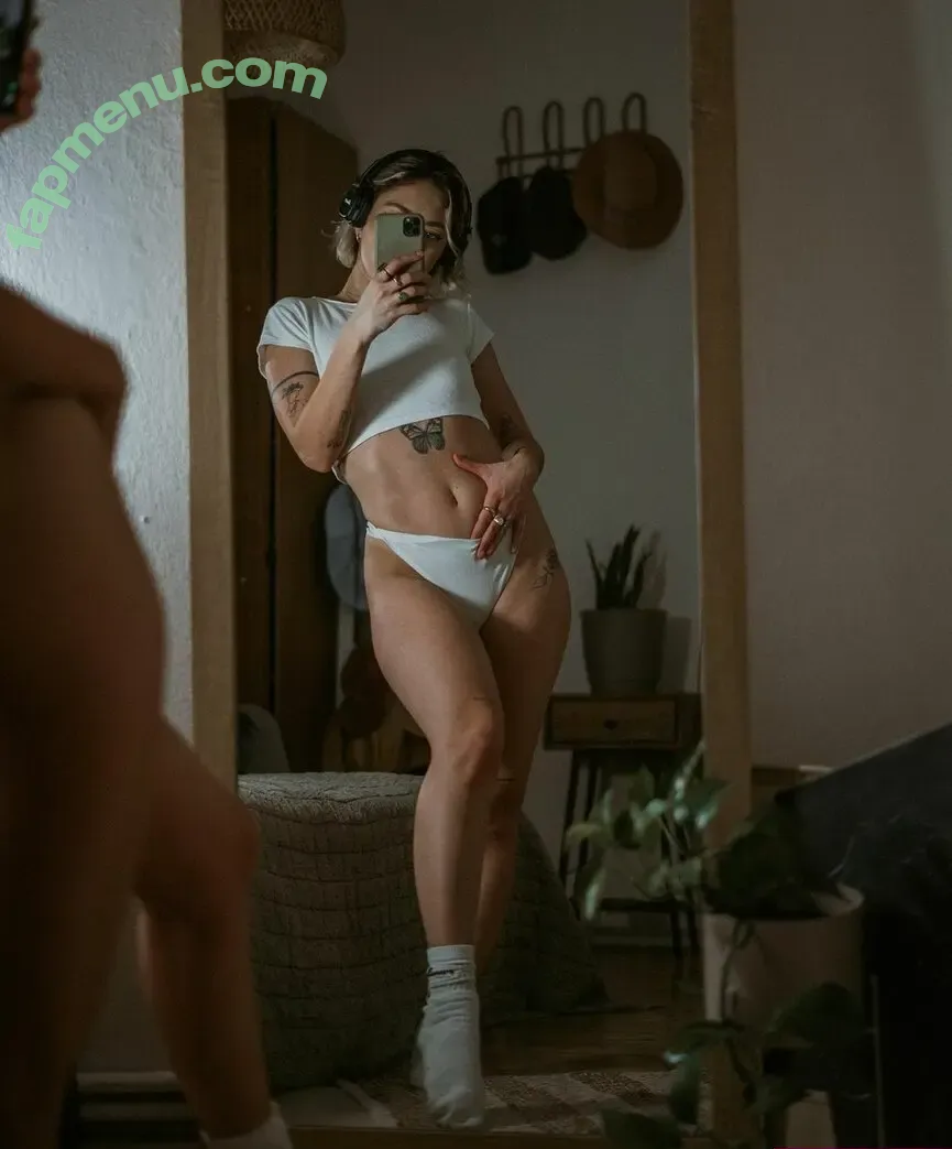 Beth.sal nude photo #0073 (Betka Saloňová / bethastley)