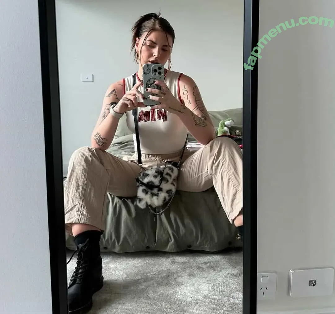 Beth Spiby nude photo #0209 (bethany_spiby / bethspiby_)
