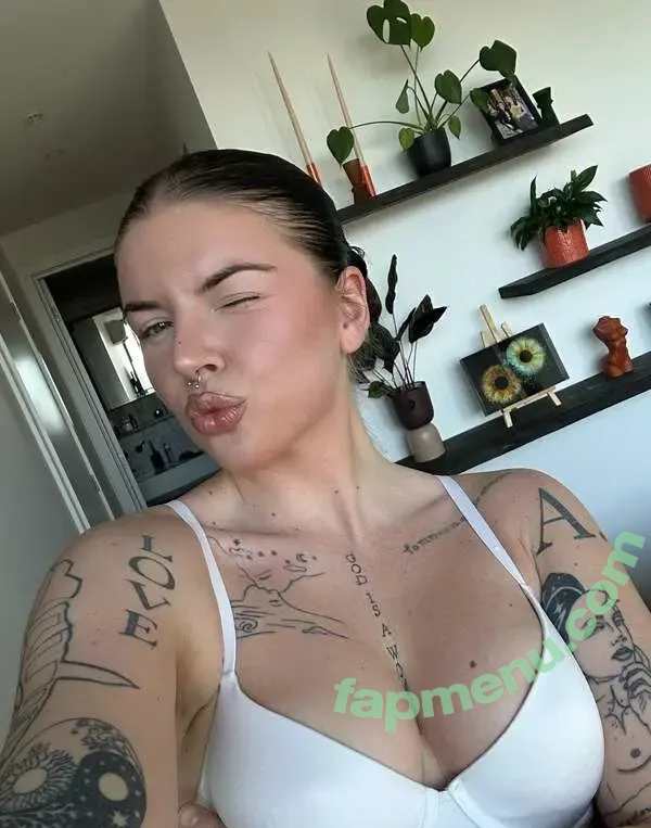 Beth Spiby nude photo #0220 (bethany_spiby / bethspiby_)