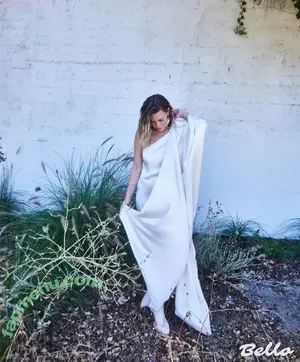 Bethany Joy Lenz / msbethanyjoylenz nude photo #0024