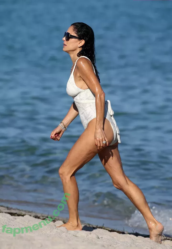 Bethenny Frankel nude photo #0205 (bethenny / bethennyfrankel)