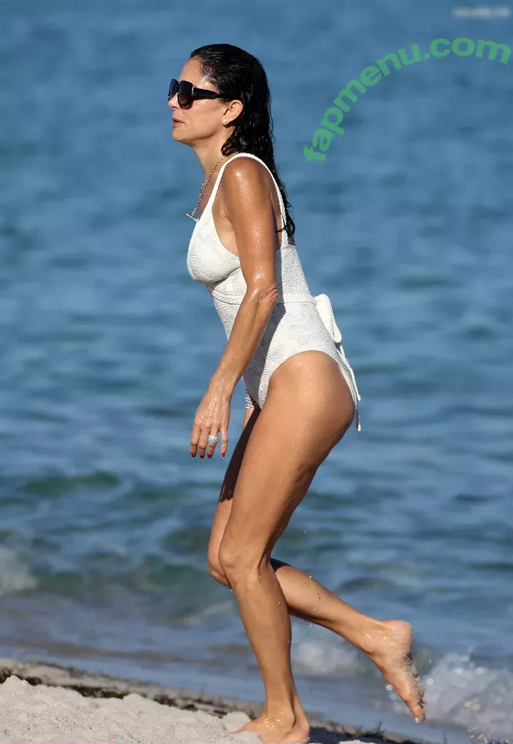 Bethenny Frankel nude photo #0217 (bethenny / bethennyfrankel)