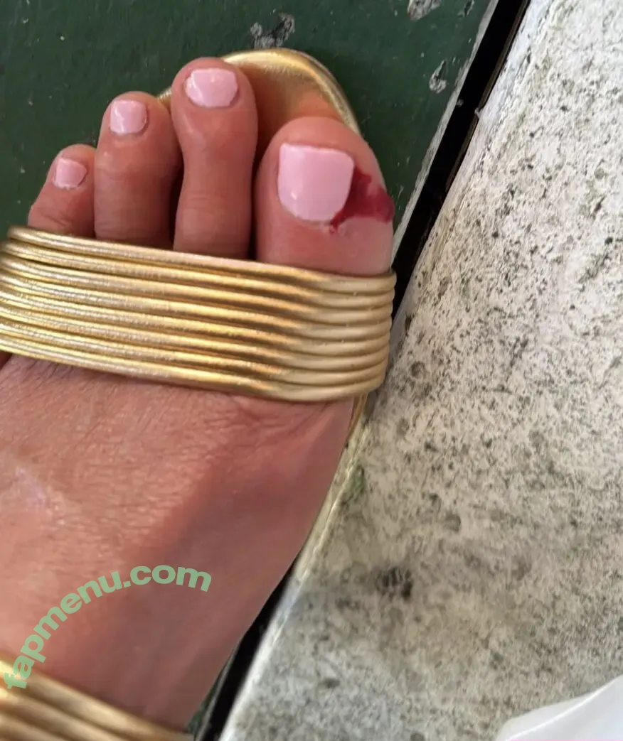Bethenny Frankel nude photo #0397 (bethenny / bethennyfrankel)