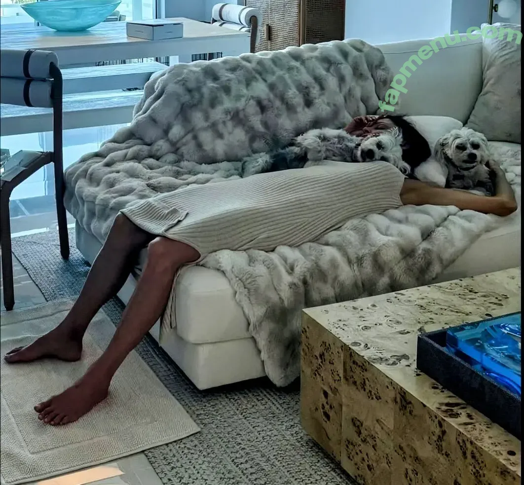 Bethenny Frankel nude photo #0403 (bethenny / bethennyfrankel)