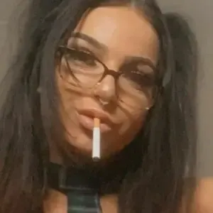 bethsmoking / beth_smoking3.0 nude photo #0049