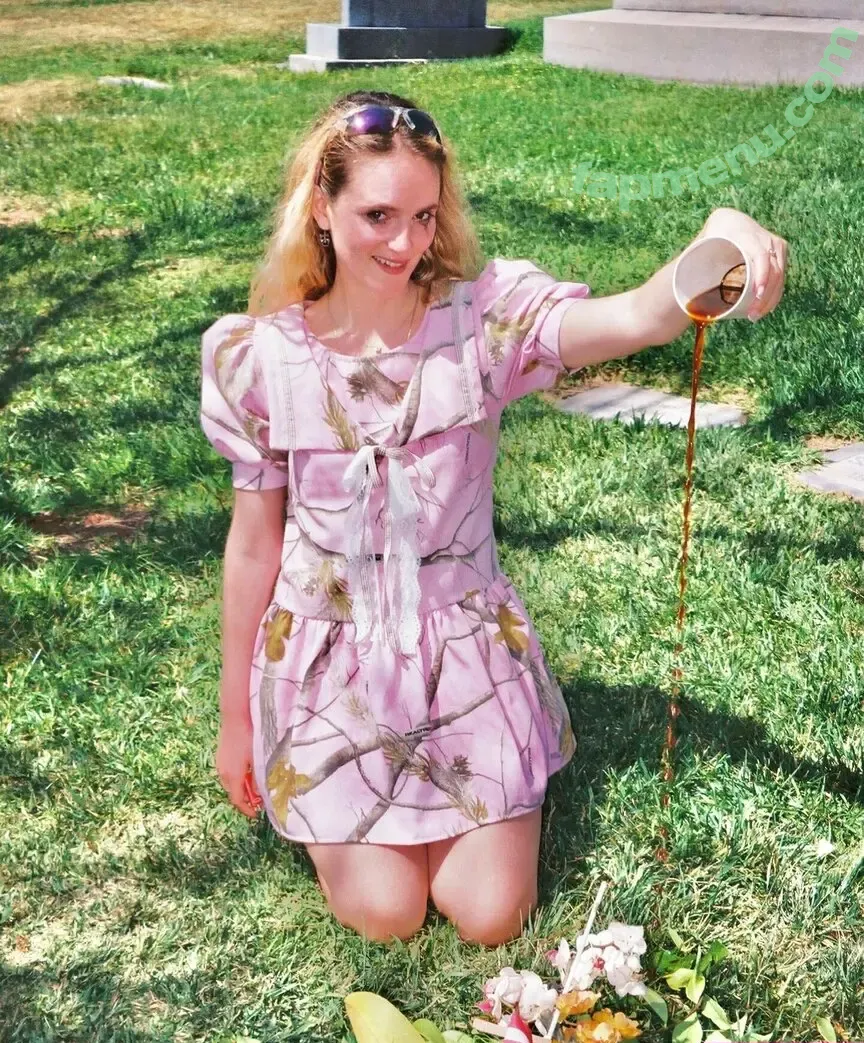 Betsey Brown nude photo #0009 (me_betseybrown)