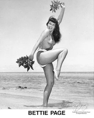 Bettie Page / bettie.page.xo / bettiepage nude photo #0150