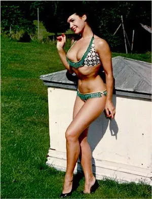 Bettie Page / bettie.page.xo / bettiepage nude photo #0187